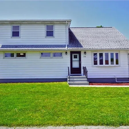 Two Bedroom Apartment In Cheektowaga